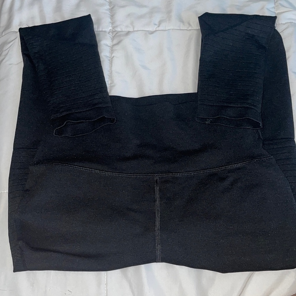 Alphalete Legging- Medium Black